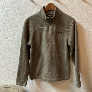 The North Face 1/2 zip pull over sweater